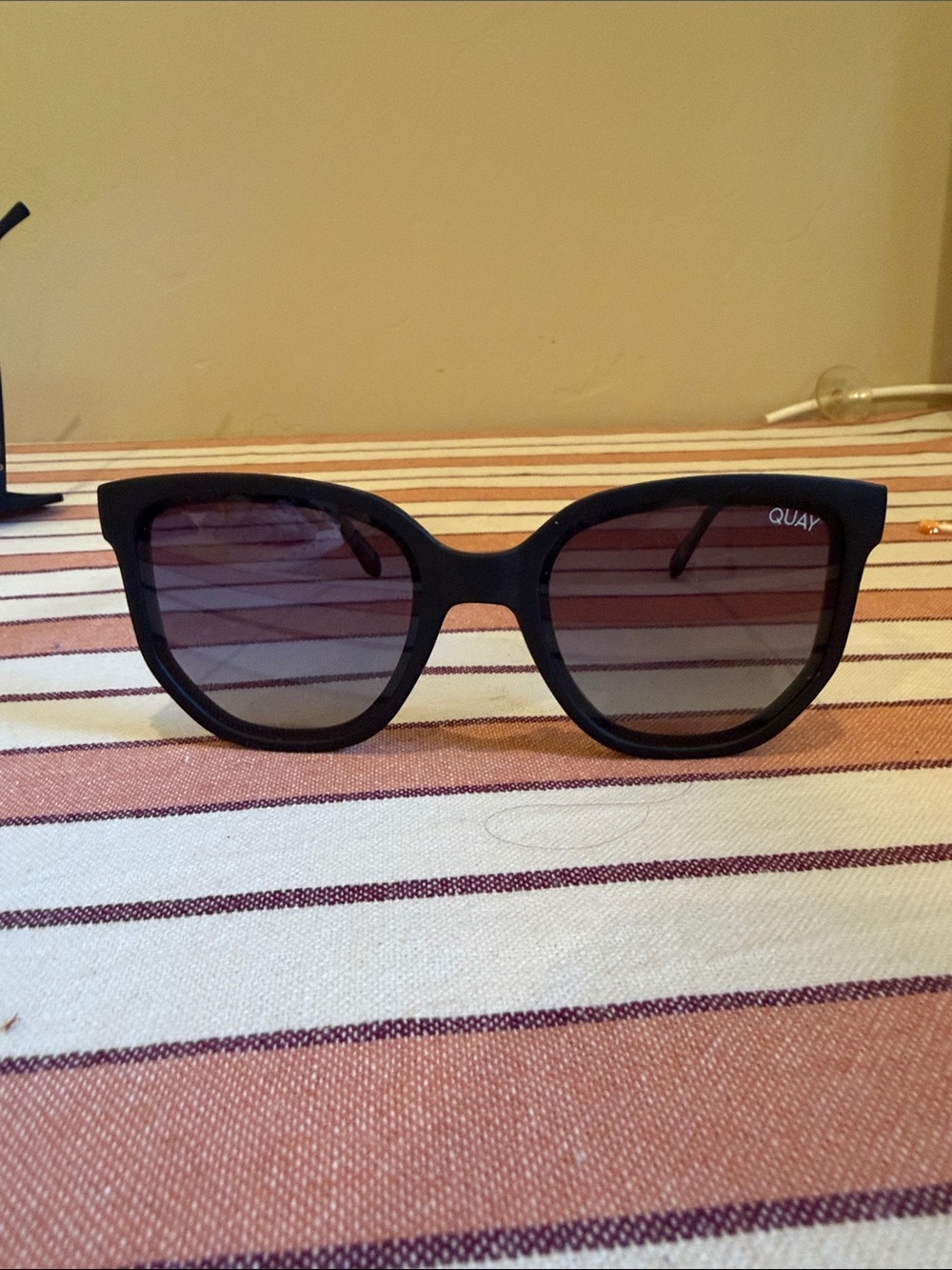 Quay Australia Black Cat-Eye Sunglasses with Dark Lenses